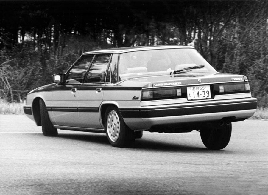  Mazda Cosmo 4-Door Hard Top 1983 года  (фото 2 из 2)
